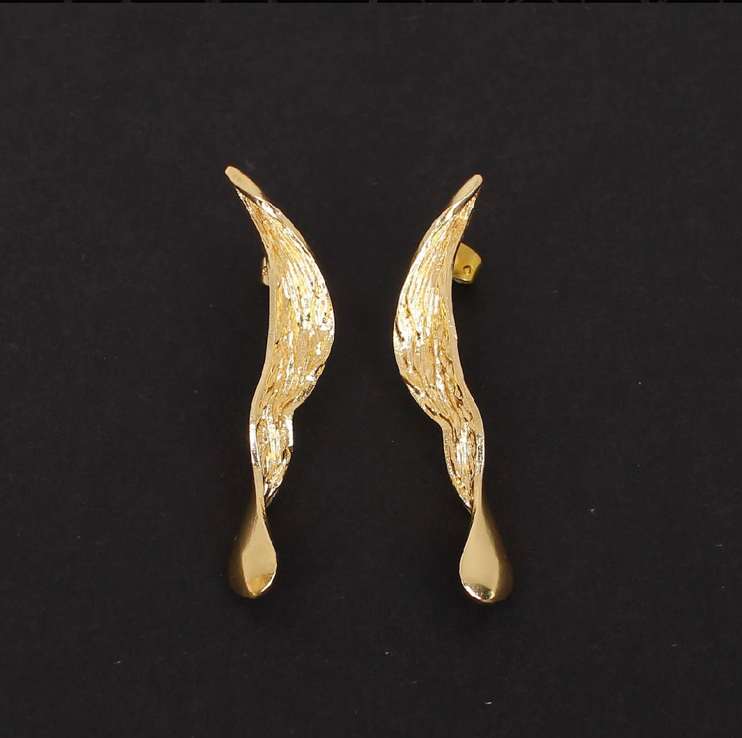 Shruthi Prakash in our Moonlit earrings collections